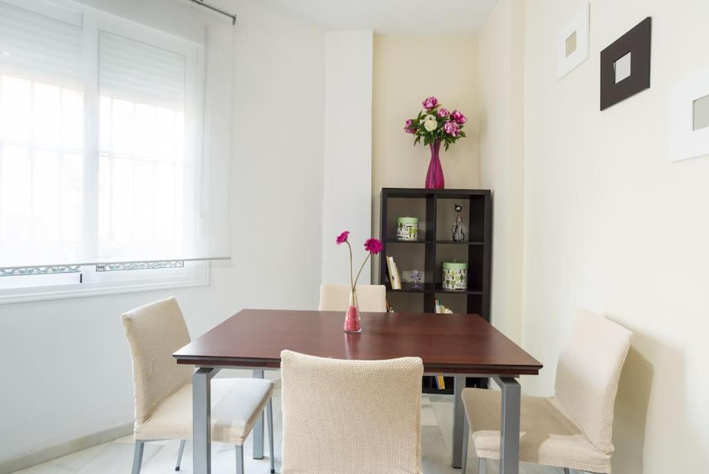 Bright, Quiet And Nice Ground Floor In The Center Málaga Exterior foto