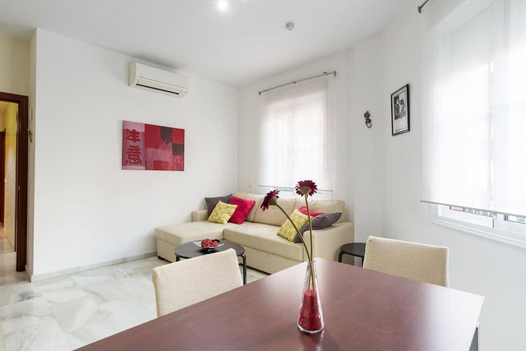 Bright, Quiet And Nice Ground Floor In The Center Málaga Exterior foto